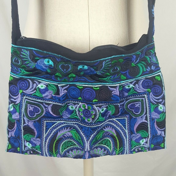 Vintage Handbags - ☀️ Blue/Purple Floral Cross Body Embroidered Purse